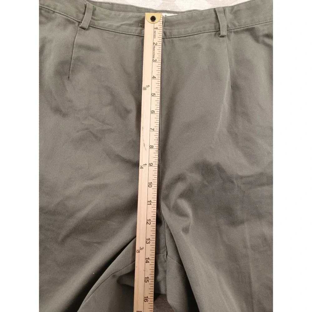 L.L.Bean Women's Original Fit Pleated Shorts Size 18 Regular - Picture 5 of 8